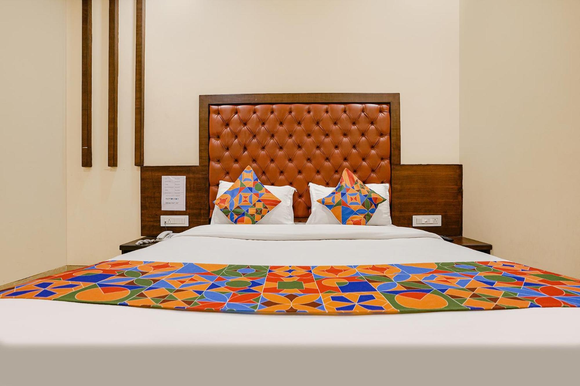 FabHotel LBSR Kurla West Mumbai Exterior foto
