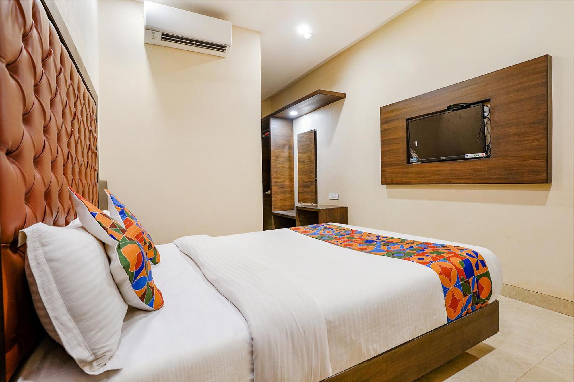 FabHotel LBSR Kurla West Mumbai Exterior foto