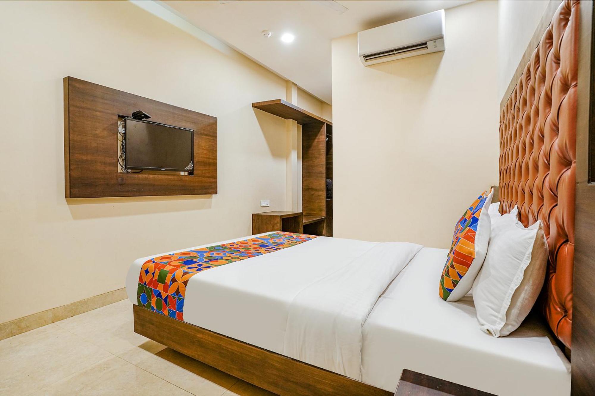 FabHotel LBSR Kurla West Mumbai Exterior foto