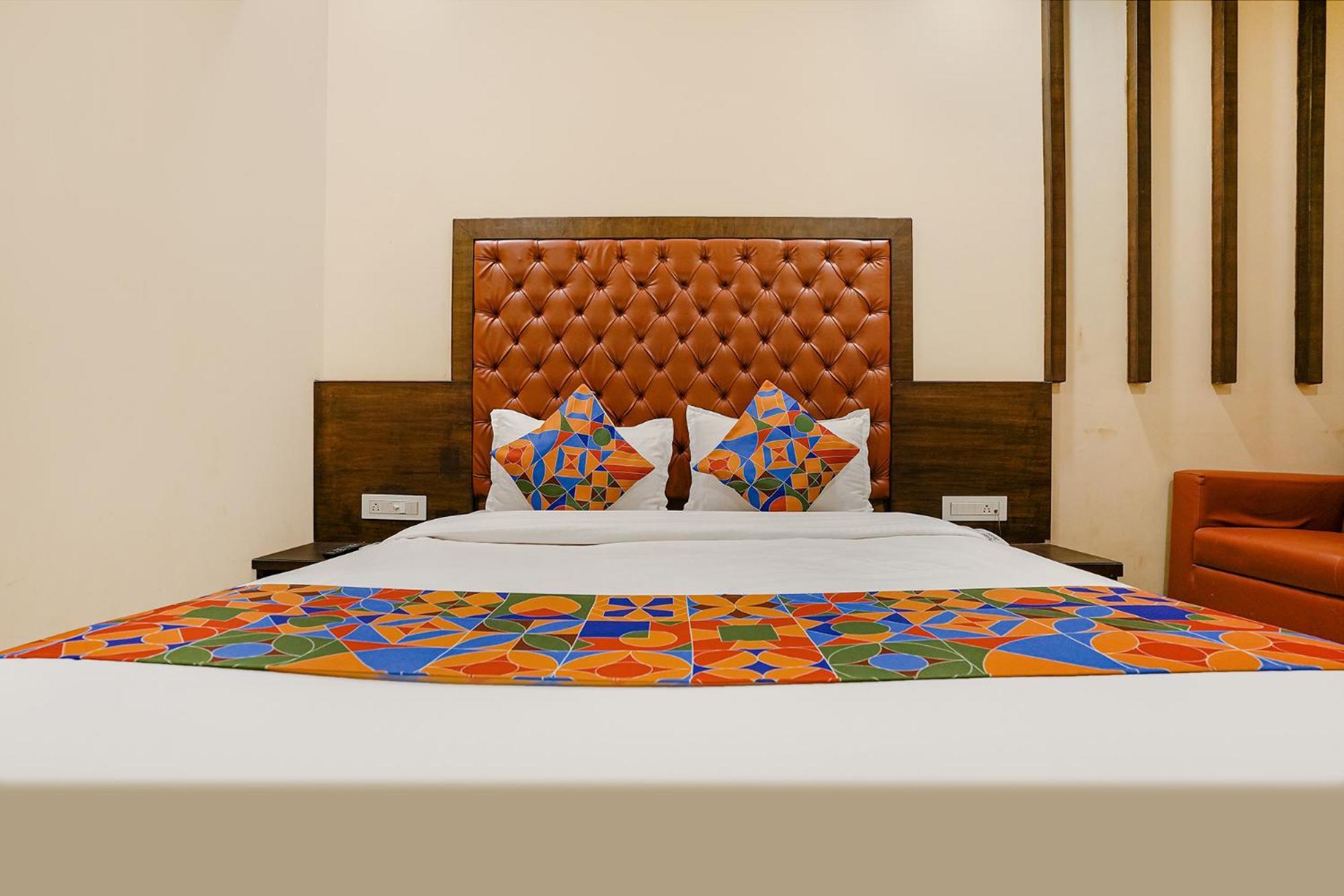 FabHotel LBSR Kurla West Mumbai Exterior foto
