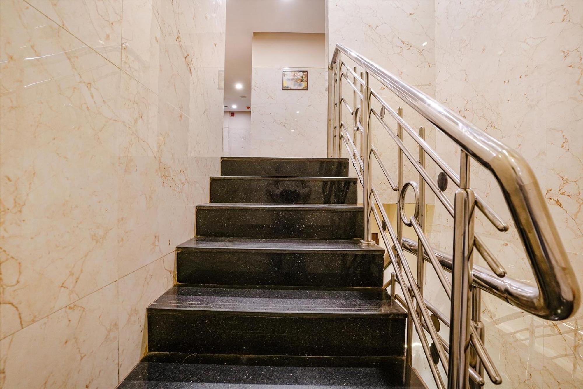 FabHotel LBSR Kurla West Mumbai Exterior foto